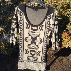 T/0 Sweater Pretty Art-Design ScoopNeck Tunic